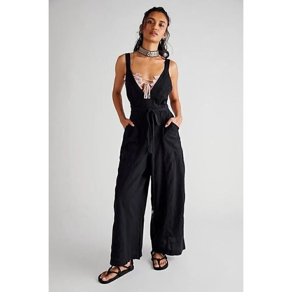NWT FREE PEOPLE Sz M PRETTY SIMPLE UTILITY JUMPSUIT WIDE LEG ONE PIECE BLACK